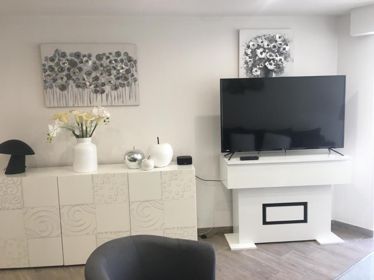 Loft Ravissant Avec Piscine Cagnes-sur-Mer Exterior foto